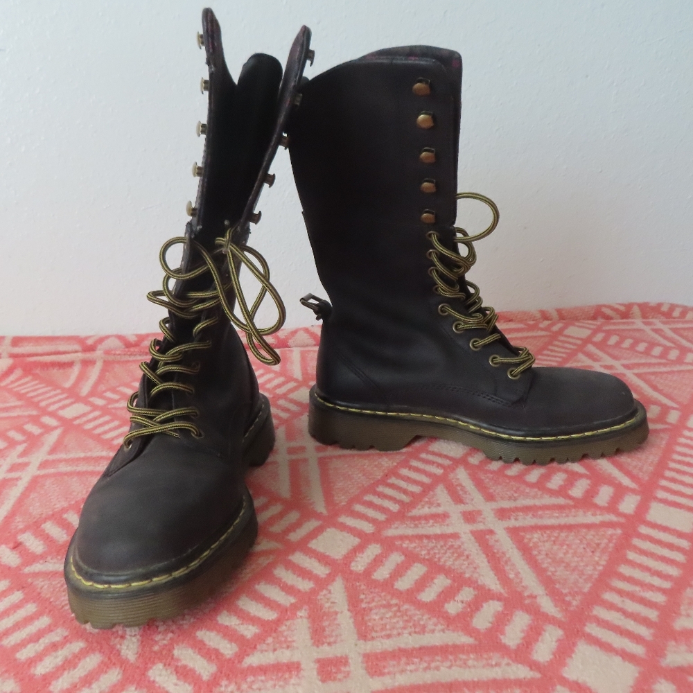 DR. MARTENS Aleina Tall Combat 14 Eyelet Lace Up Floral Fold Over Boots Size 7